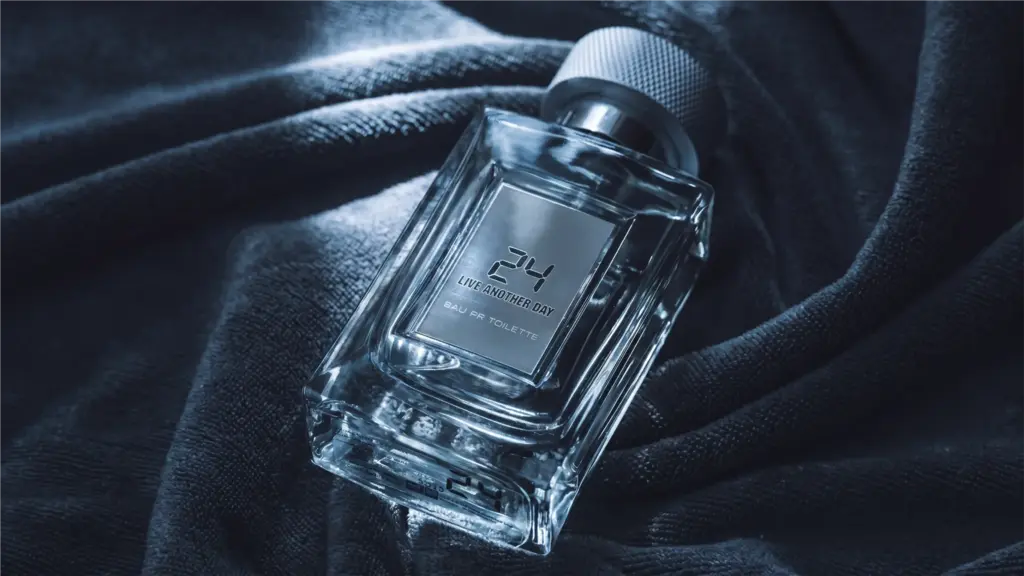 Product photo with glass reflection removed using AI inpainting prompt - After